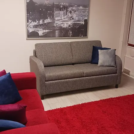 Cozy Economy For 4 At The Shopping Area *