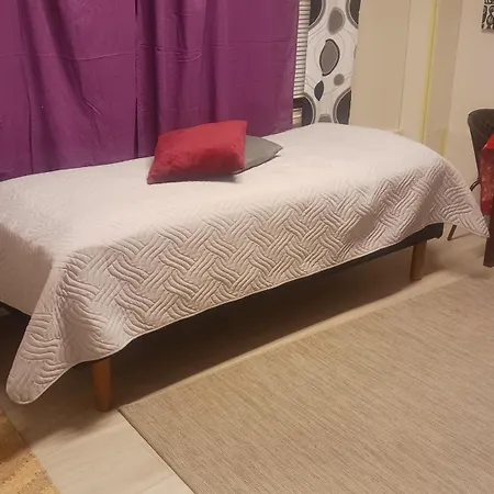 Cozy Economy For 4 At The Shopping Area