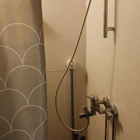 Appartement Cozy Economy For 4 At The Shopping Area