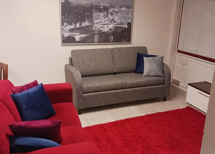 Cozy Economy For 4 At The Shopping Area *