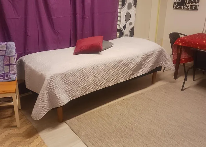 Cozy Economy For 4 At The Shopping Area