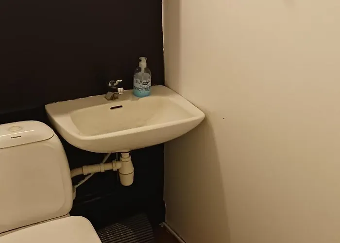 Appartement Cozy Economy For 4 At The Shopping Area